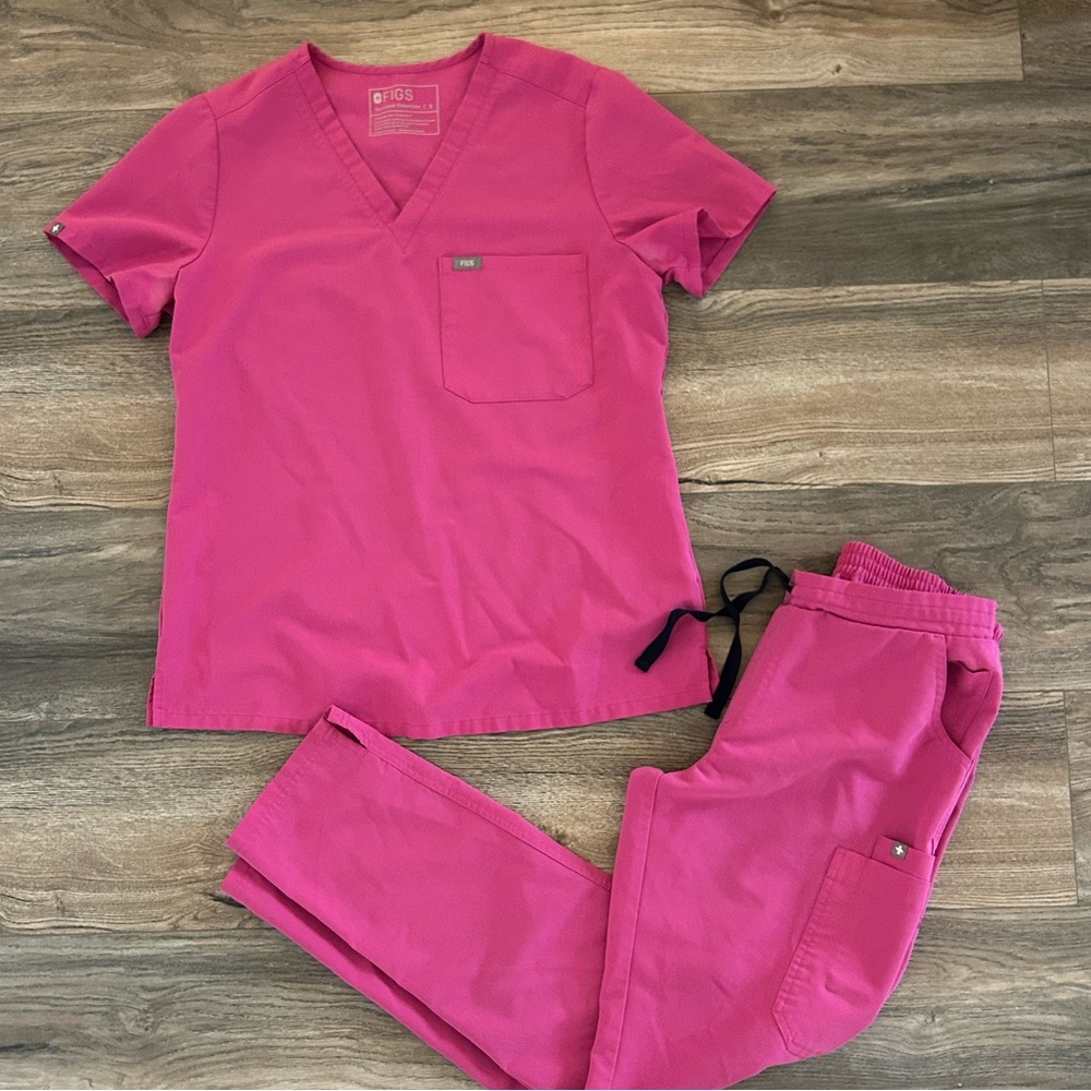 Figs small- regular length hot pink scrub set